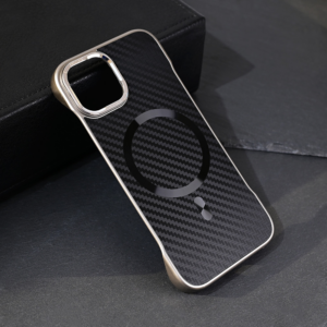 Torbica Magsafe Carbon za iPhone 15 6.1 crna