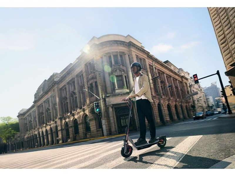 SEGWAY Električni Trotinet NINEBOT F3 PRO E AA.05.17.02.0003