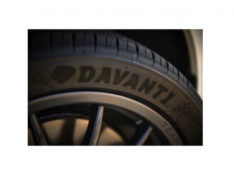DAVANTI 215/70R15C 109/107R DX440 let