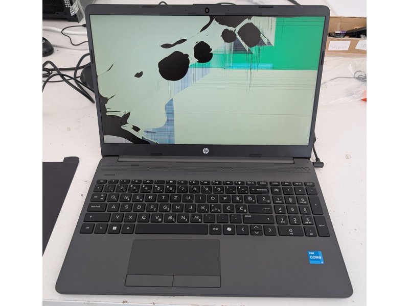 HP 250R G9 (Dark ash silver) Full HD, i3-1315U, 8GB, 512GB SSD, GLAN (B39VJAT) OUTLET