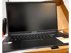 ASUS Vivobook 15 X1504VA-BQ1358 (Full HD IPS, i7-1355U, 16GB, SSD 1TB) OUTLET