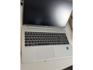 HP ProBook 450 G10 (Pike silver) FHD IPS, i5-1334U, 16GB, 512GB SSD (AK9R0AT) OUTLET