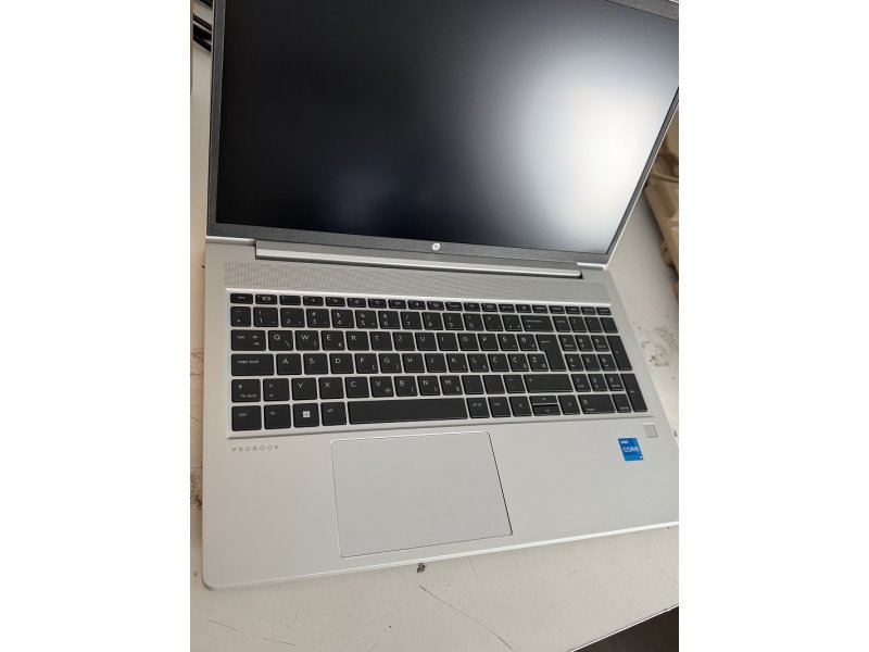 HP ProBook 450 G10 (Pike silver) FHD IPS, i5-1334U, 16GB, 512GB SSD (AK9R0AT) OUTLET